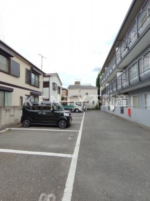 【駐車場】 | エクセル蒲田 | 駐車場があるので、車を買う予定の方も安心です