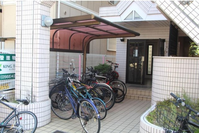 愛知県北名古屋市1棟不動産投資用売りマンション【サンビーム西春】の駐輪場