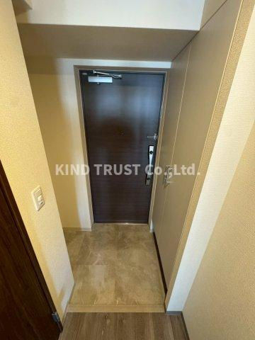 コンフォリア新梅田の玄関|収納もある玄関です