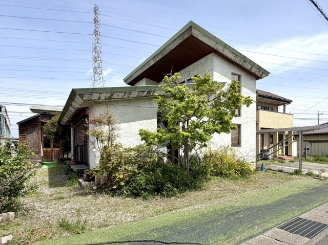 【中古戸建】高崎市倉賀野町の庭|■外観｜土日のご見学はもちろん、平日・夜間のご案内も大歓迎です♪「今から見たい」や「仕事終わりに見たい」にもご対応できますのでお気軽にお問い合わせください♪