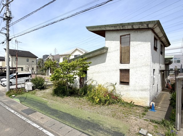 【中古戸建】高崎市倉賀野町の庭|■外観｜特徴のある個性的な住まいと美しい街並み、そして住みやすい環境を、ぜひ現地でご覧になりませんか。お気軽にお問合せください(^^)  