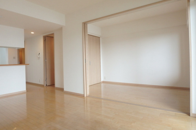 【居間・リビング】 | エコロジー千葉みなとレジデンス | ※同物件・同タイプの写真です。