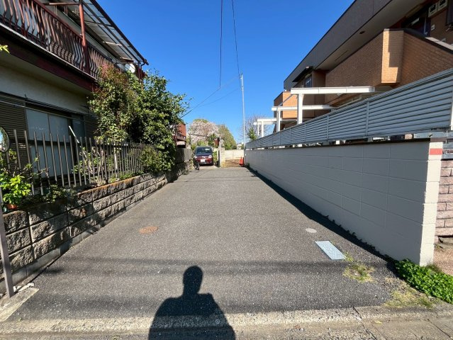 杉並区井草5丁目　建築条件付き売地の前面道路含む現地写真|2026.04.03撮影

現地ご見学希望・資料請求などお気軽にお問い合わせ下さい！
03-5990-5201