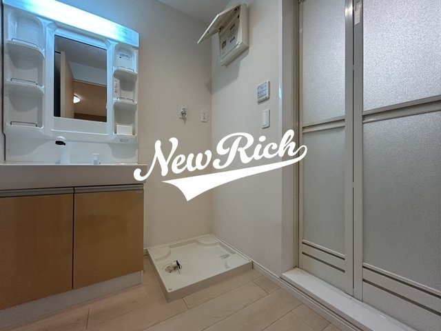 前橋市稲荷新田町のアパートの独立洗面台