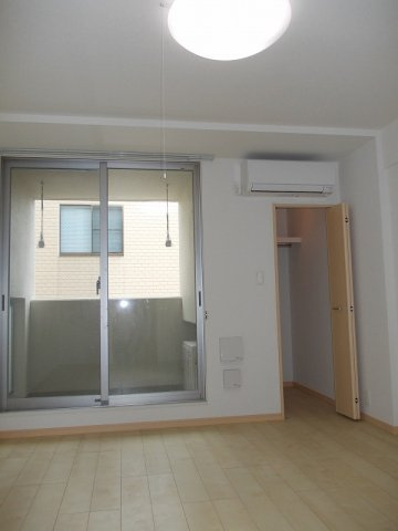 グレースコートの居間・リビング