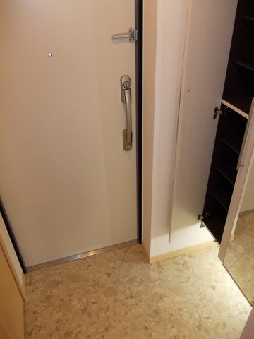 グレースコートの玄関