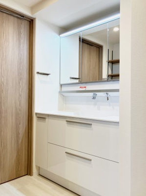 【独立洗面台】 | エクセルシオール宮の沢アーク | 3面鏡のワイドドレッサー♪