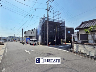 【前面道路含む現地写真】