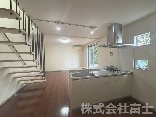 唐津市鏡の一戸建ての居間・リビング