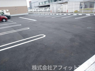 【駐車場】
