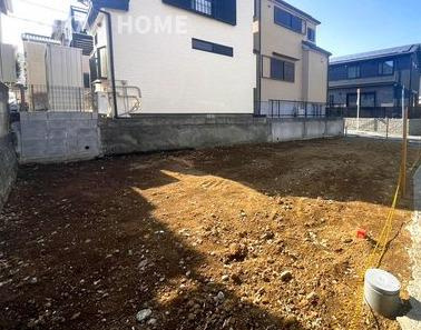 港南区東永谷の外観|上大岡駅徒歩圏の角地です。前面道路5.9ｍ以上あり車の出し入れもスムーズです。
