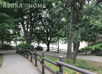 港南区東永谷の周辺|下永谷東公園まで徒歩１分です。近くに緑豊かな公園があるのは心癒されますね。