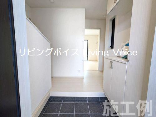【玄関】 | 【仲介手数料０円】相模原市緑区城山1丁目　中古一戸建て　2号棟 | 施工例　相模原市緑区城山1丁目　中古一戸建て