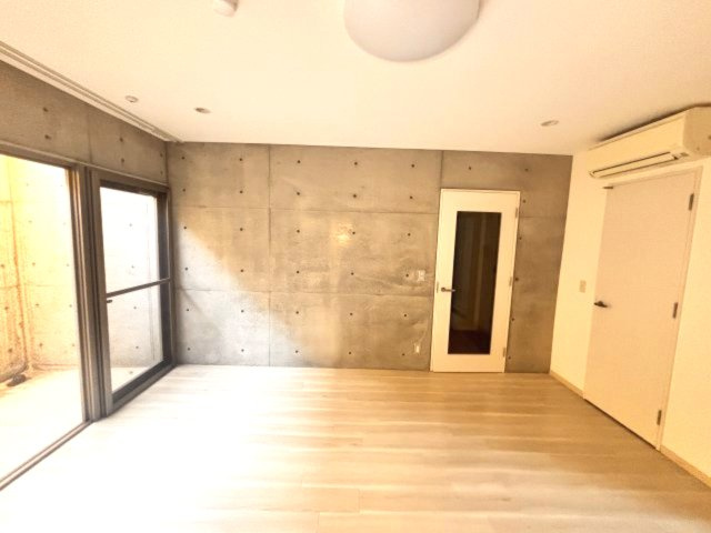 岡本Rd12の居間・リビング