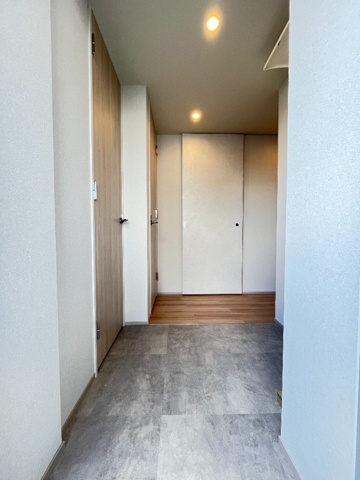 【玄関】リヴ　アン　フルール 