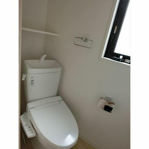 MY桜木町のトイレ|窓付き個室トイレ♪