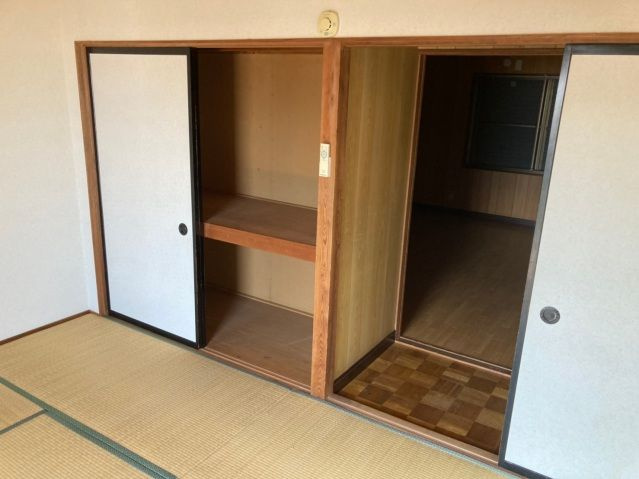 美登里ハイツの収納