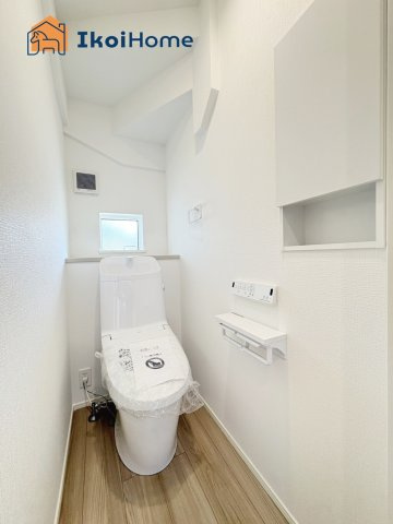 神戸市西区伊川谷町潤和25-1期　全2棟1号棟　新築戸建のトイレ|【ホームページに現地動画掲載中】●年中無休：当日予約可●1階・2階ウォッシュレット付のお手洗いです