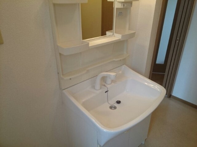 【洗面所】 | エテルナ・ウエール | スペースが確保できる洗面所です