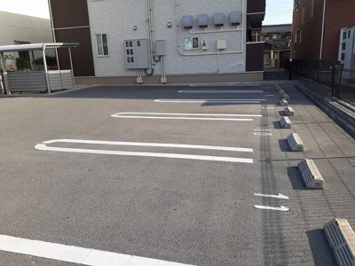 【駐車場】 | ラフレシール・ベルⅢ | 駐車場に車を止められます