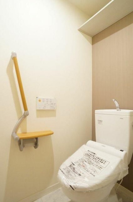 【トイレ】 | プレミアス・スクエア | シンプルで使いやすいトイレです