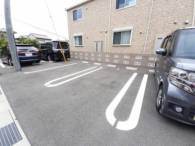 【駐車場】 | プレジール | 駐車スペースもあります
