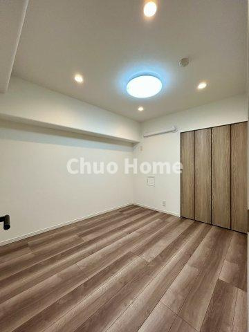 大島スカイハイツの子供部屋|【子供部屋】お子様を持つ家庭の約6割が「家族や子どものため」に購入を希望。入学後の転校を避け、広い空間でのびのび育てたいなどの親心が、家探しのきっかけになっているようです。