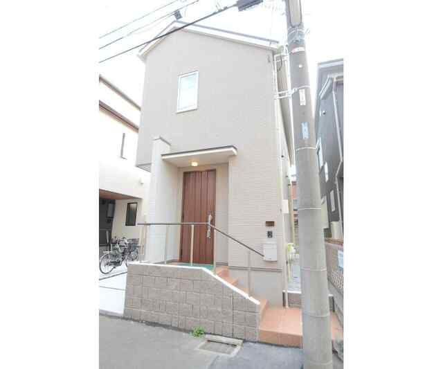 府中市西府町２丁目戸建のエントランス