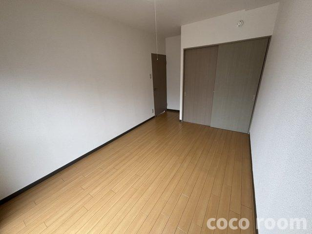 フローラⅡの洋室