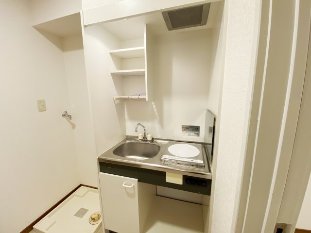 秋葉ハイツのキッチン|別号室の参考写真です。
