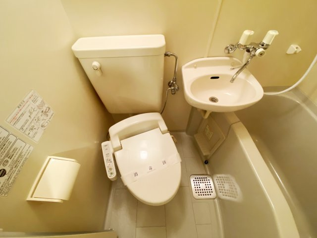 秋葉ハイツのトイレ|別号室の参考写真です。