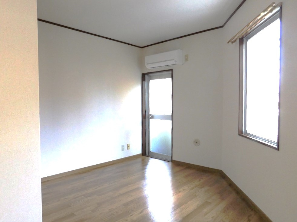 水幸ハイツの居間・リビング