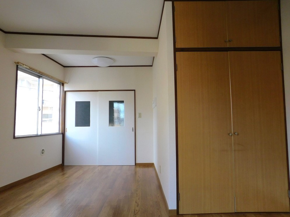 水幸ハイツの居間・リビング