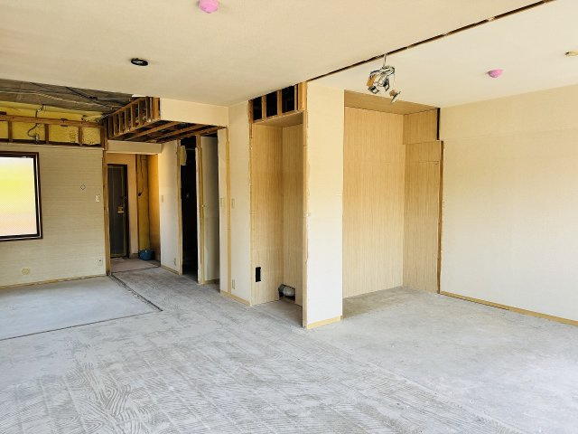 ハイホーム南大沢の洋室|～現在リフォーム中、詳細は当社までお気軽にお問合せ下さい～