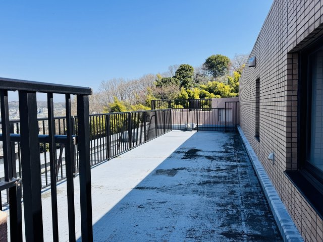 ハイホーム南大沢のバルコニー|～開放感のある広々としたルーフバルコニー～