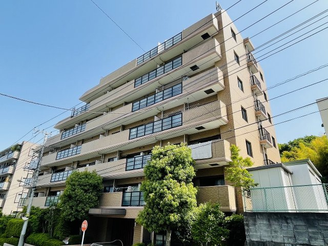 ハイホーム南大沢の外観|～南大沢駅徒歩15分　内装フルリノベ中マンション　最上階の南西角住戸～