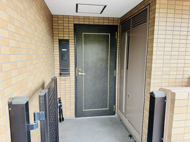 ハイホーム南大沢の玄関|～独立性の高い玄関ポーチ～