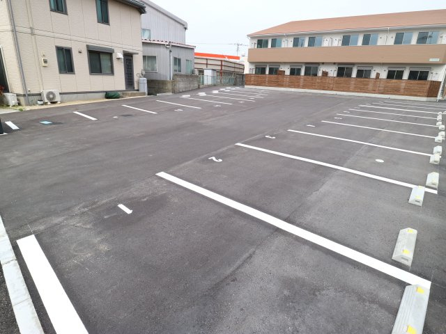 パラッツォ白川の駐車場