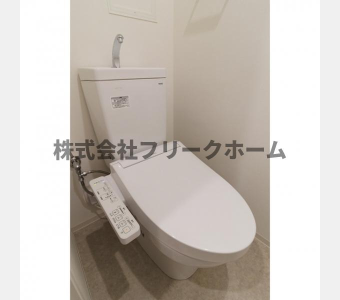 三鷹市下連雀４丁目の賃貸マンションのトイレ