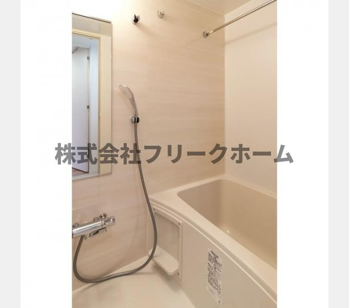 三鷹市下連雀４丁目の賃貸マンションの浴室