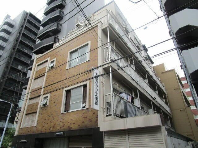 坂巻ビルの外観