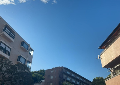 【展望】 | ランドシティ古淵アルテリア | 眺望を気にして物件を探す場合、前面に建物が建っていないか現地で確認しましょう！前面に建物があると景色はもちろん、日当たりや風通しにも影響が出てきます。住んだ時のことを想像しながら現地見学をしましょう。