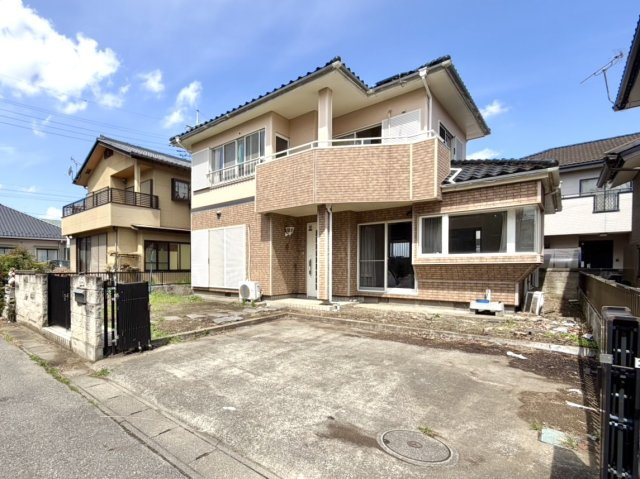 【中古戸建】藤岡市藤岡1期の外観|■外観｜土日のご見学はもちろん、平日・夜間のご案内も大歓迎です♪「今から見たい」や「仕事終わりに見たい」にもご対応できますのでお気軽にお問い合わせください♪