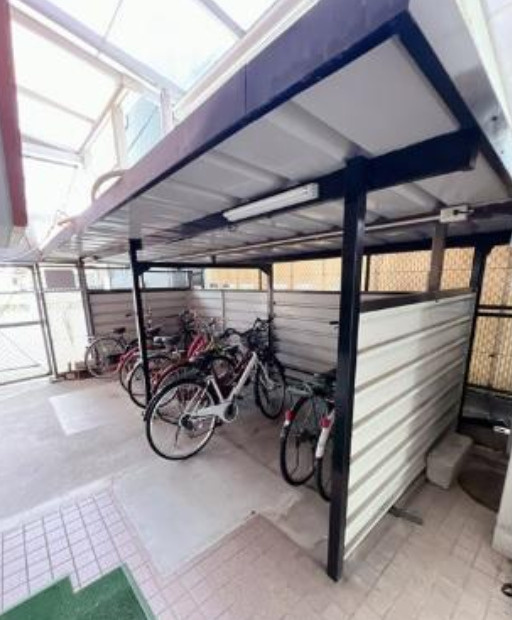 愛知県北名古屋市1棟不動産投資マンション【サンメゾン西春】の駐輪場
