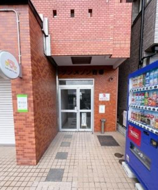 愛知県北名古屋市1棟不動産投資マンション【サンメゾン西春】のエントランス