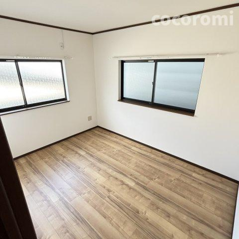 大利町リノベ戸建の洋室