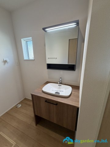 大磯町国府新宿第1期　新築戸建　全5棟5号棟の独立洗面台