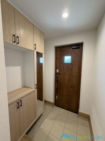 大磯町国府新宿第1期　新築戸建　全5棟5号棟の玄関