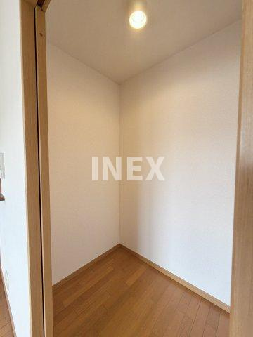 横浜市西区岡野２丁目の賃貸マンションの収納