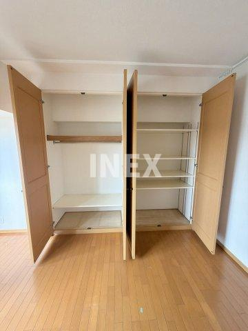 横浜市西区岡野２丁目の賃貸マンションの収納
